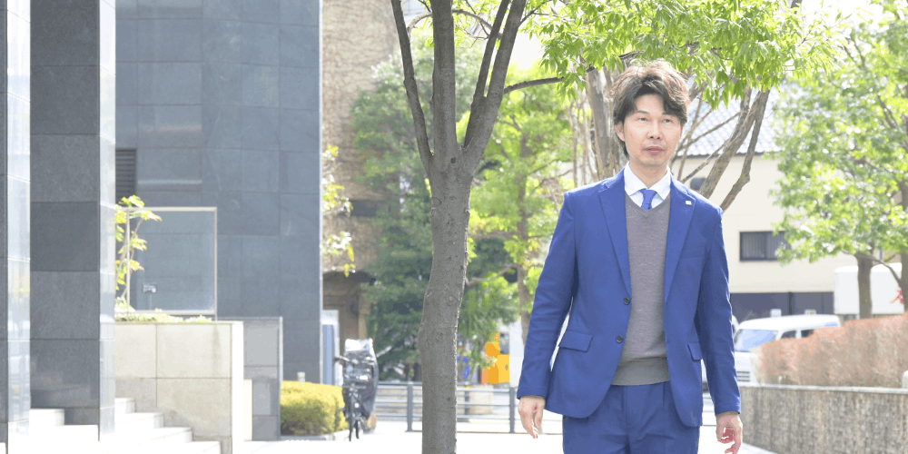 東京本社　課長　T.K