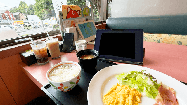 ファミレスで食事