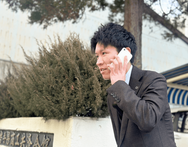 外出先でお客様と電話